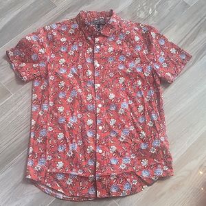 Forever 21 men red floral short sleeve shirt size S